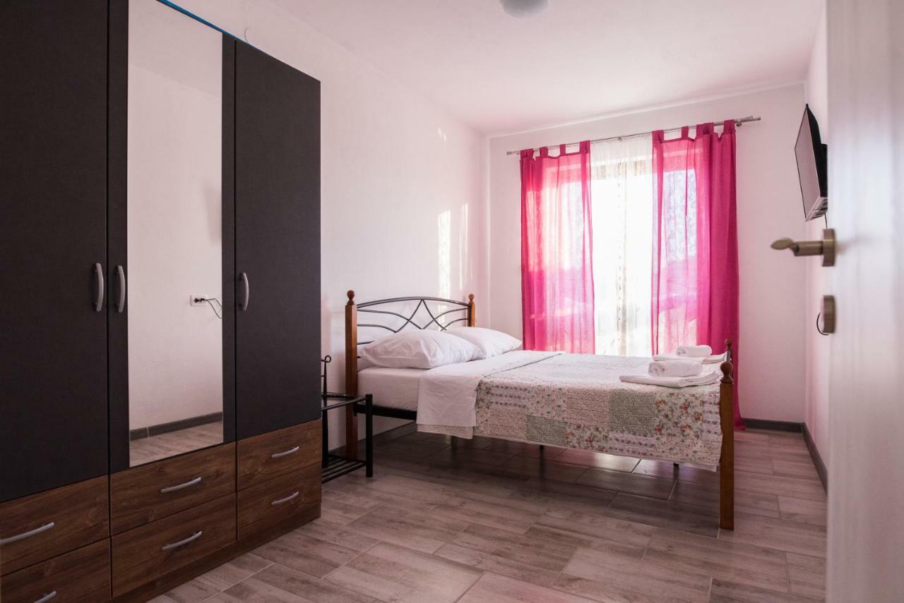 Apartments Mario Malinska Bagian luar foto